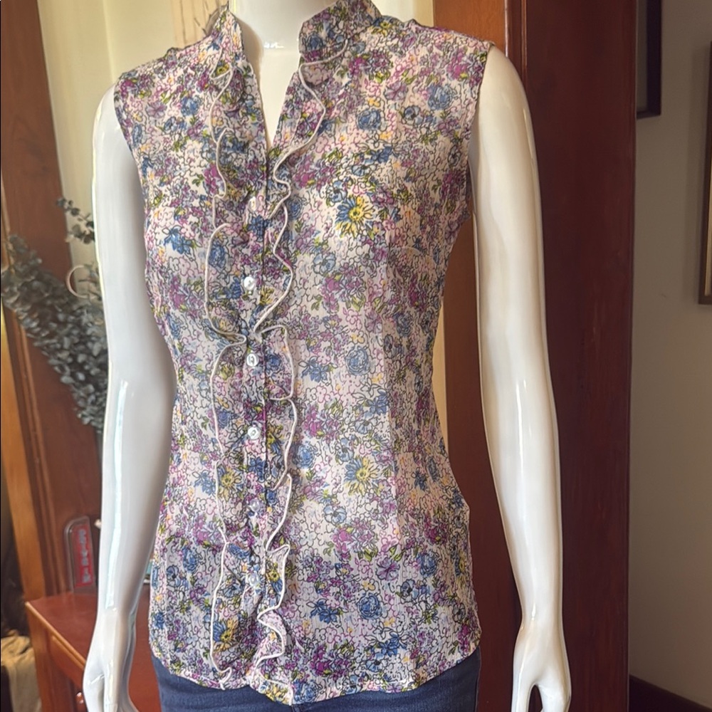 NWT northern reflections size xS Floral Sleeveless Ruffle Blouse